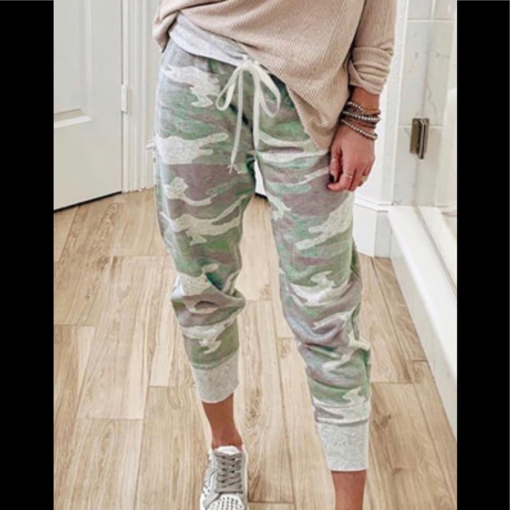Camo Print Knit Jogger